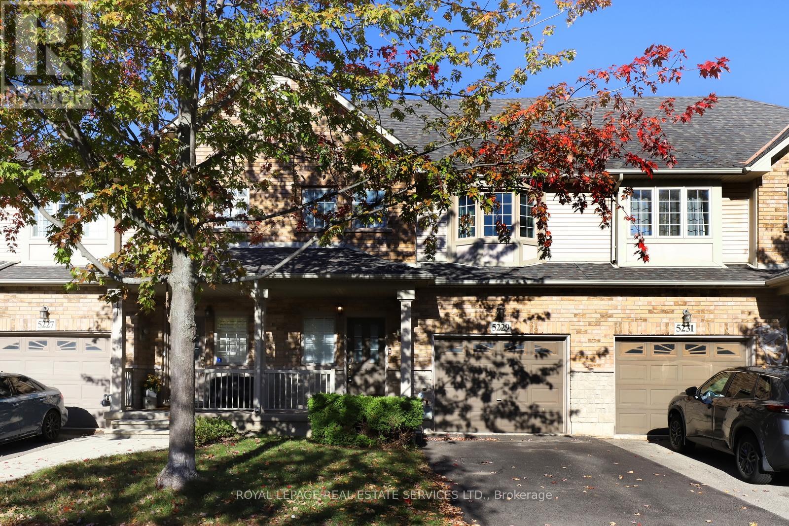 5229 Autumn Harvest Way, Burlington, Ontario  L7L 7J5 - Photo 1 - W12467881