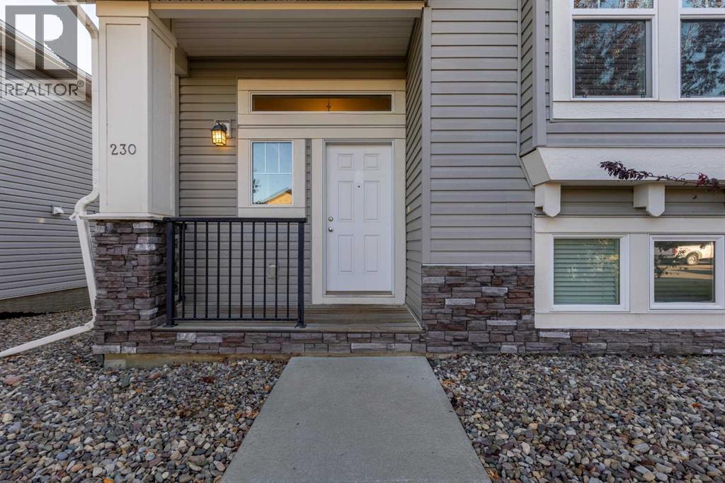 230 Mt Sundance Crescent W, Lethbridge, Alberta  T1J 0Z6 - Photo 4 - A2264957