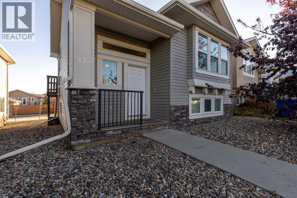 230 Mt Sundance Crescent W, Lethbridge, Alberta  T1J 0Z6 - Photo 5 - A2264957