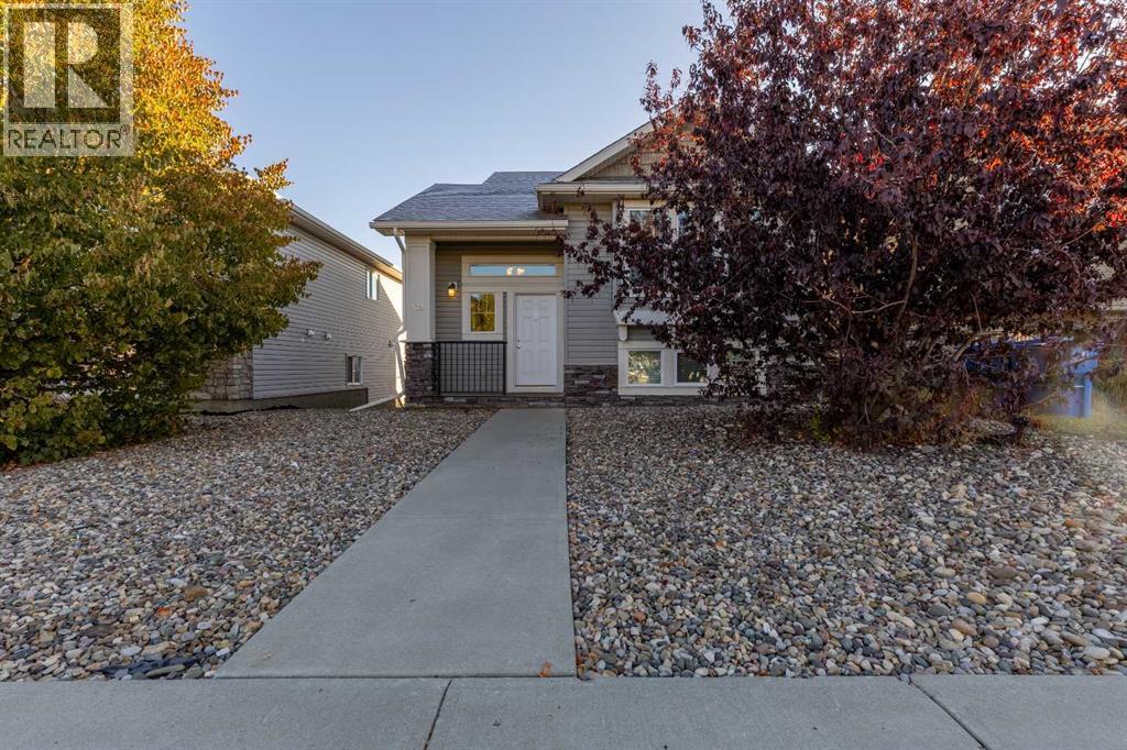 230 Mt Sundance Crescent W, Lethbridge, Alberta  T1J 0Z6 - Photo 1 - A2264957