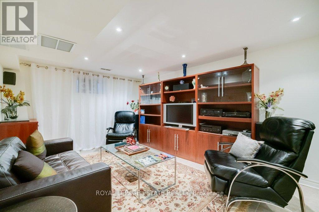 23 Lisburn Crescent, Toronto, Ontario  M2J 2Z4 - Photo 37 - C12467949
