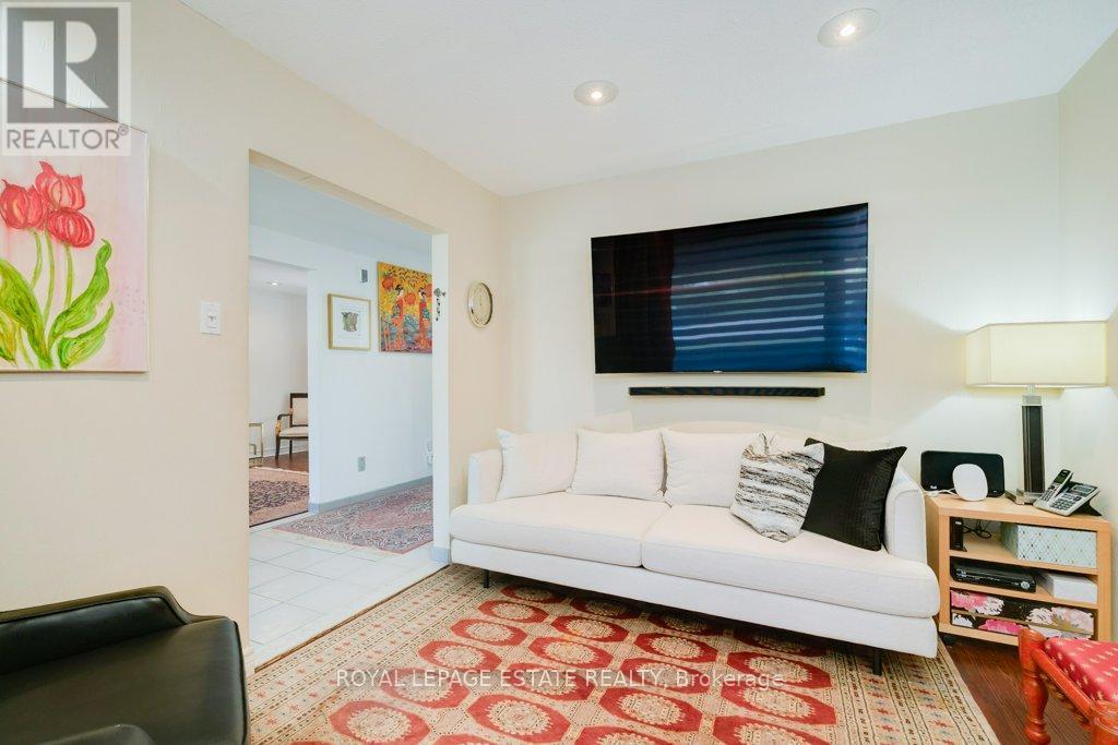 23 Lisburn Crescent, Toronto, Ontario  M2J 2Z4 - Photo 6 - C12467949