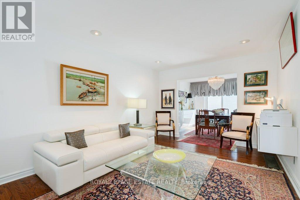23 Lisburn Crescent, Toronto, Ontario  M2J 2Z4 - Photo 7 - C12467949