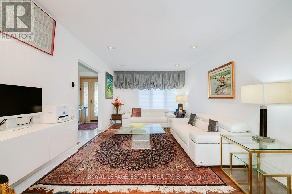 23 Lisburn Crescent, Toronto, Ontario  M2J 2Z4 - Photo 8 - C12467949