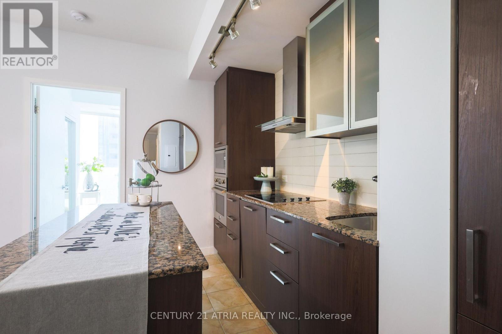 1002 - 14 York Street, Toronto, Ontario  M5J 0B1 - Photo 8 - C12467976