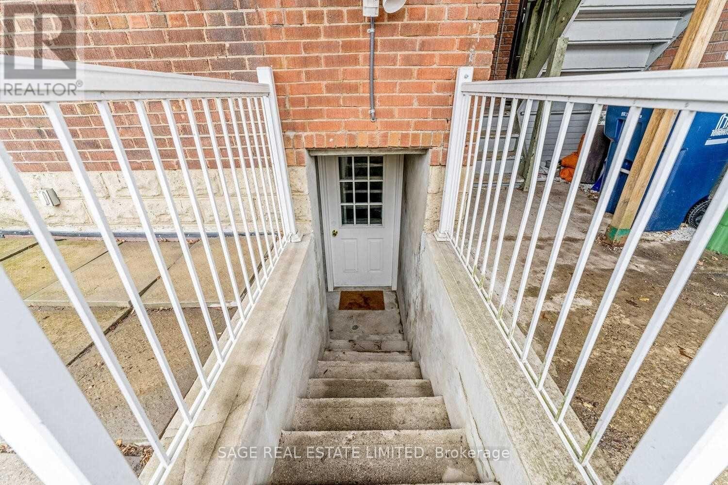 1 - 118 Braemar Avenue, Toronto, Ontario  M5P 2L4 - Photo 2 - C12468000