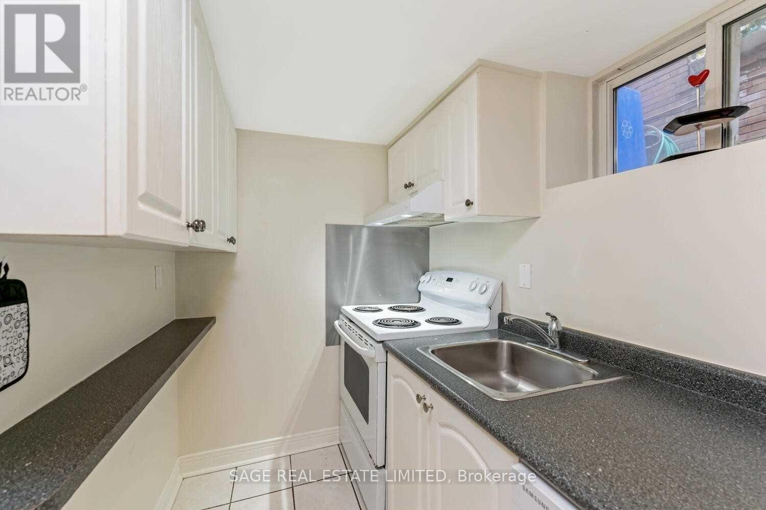 1 - 118 Braemar Avenue, Toronto, Ontario  M5P 2L4 - Photo 5 - C12468000