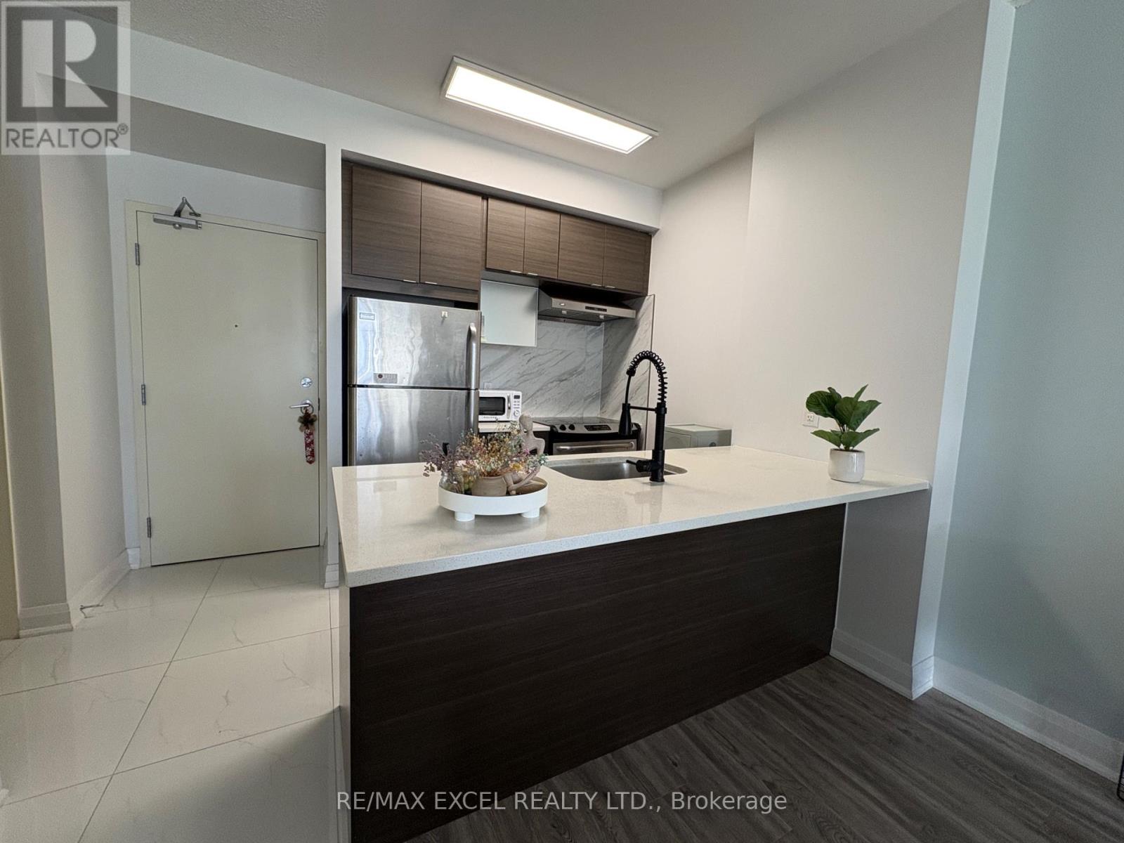 904 - 62 Forest Manor Road, Toronto, Ontario  M2J 0B6 - Photo 3 - C12468085