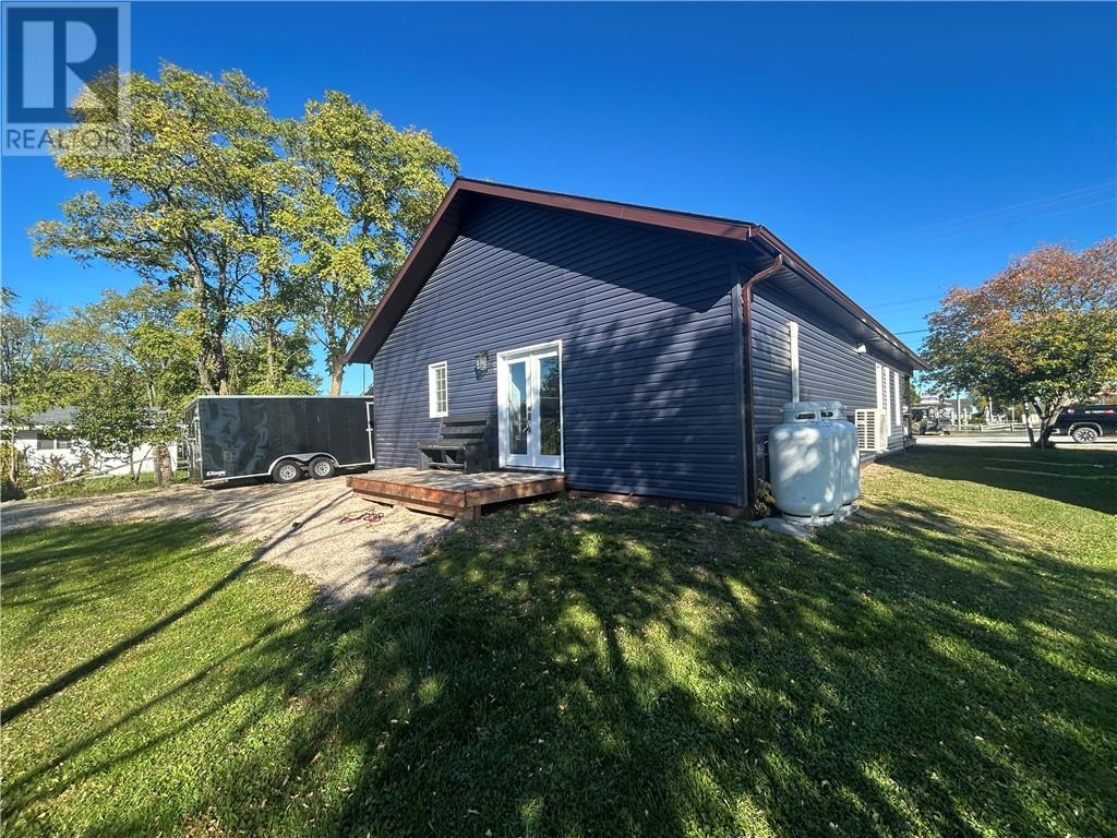 29 Vankoughnet  St. E., Little Current, Ontario  P0P 1K0 - Photo 11 - 2125248