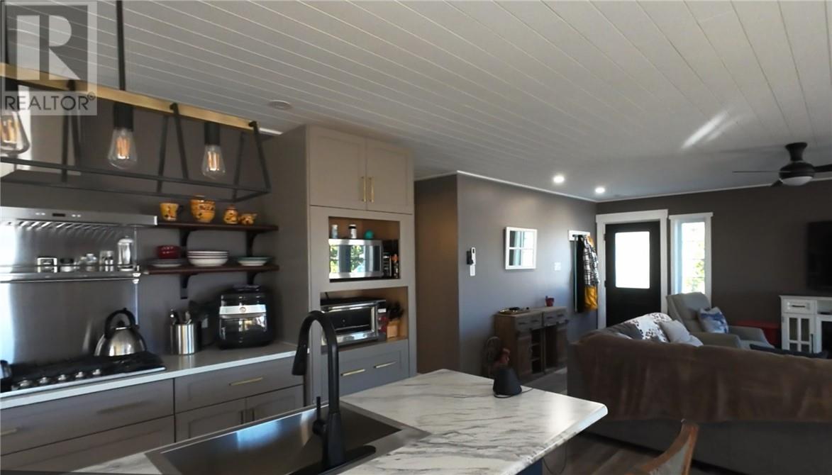 29 Vankoughnet  St. E., Little Current, Ontario  P0P 1K0 - Photo 15 - 2125248