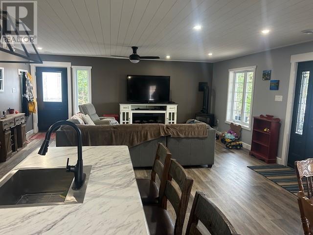 29 Vankoughnet  St. E., Little Current, Ontario  P0P 1K0 - Photo 17 - 2125248