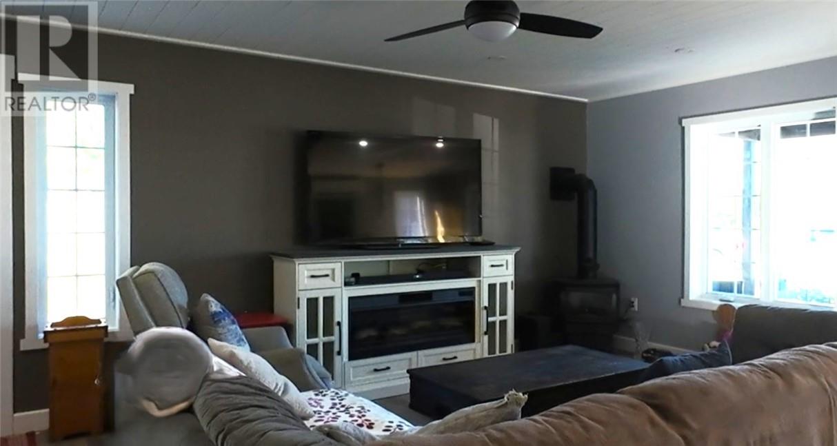 29 Vankoughnet  St. E., Little Current, Ontario  P0P 1K0 - Photo 19 - 2125248