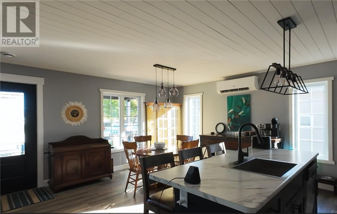 29 Vankoughnet  St. E., Little Current, Ontario  P0P 1K0 - Photo 20 - 2125248