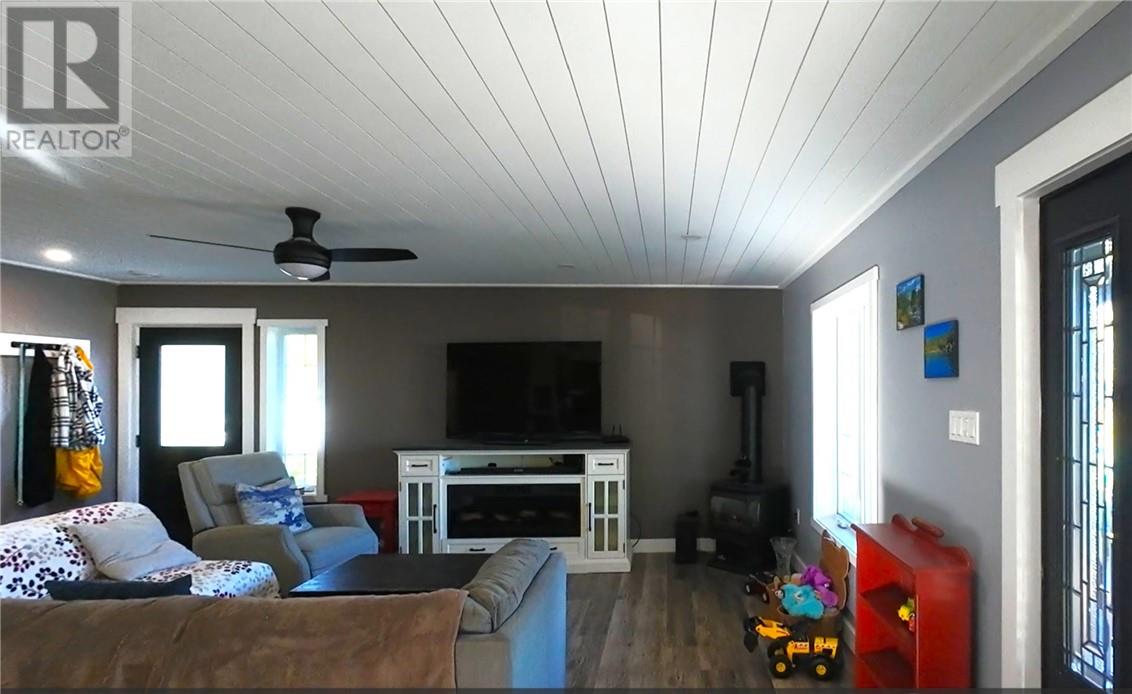 29 Vankoughnet  St. E., Little Current, Ontario  P0P 1K0 - Photo 23 - 2125248