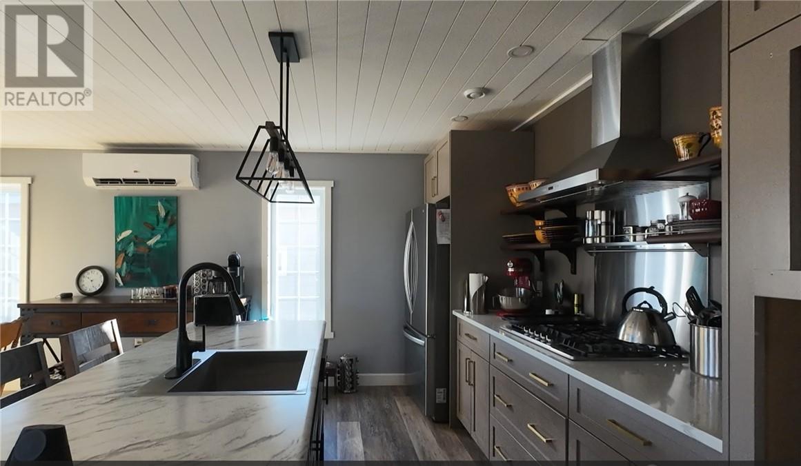 29 Vankoughnet  St. E., Little Current, Ontario  P0P 1K0 - Photo 24 - 2125248