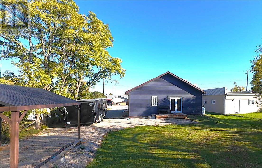 29 Vankoughnet  St. E., Little Current, Ontario  P0P 1K0 - Photo 4 - 2125248