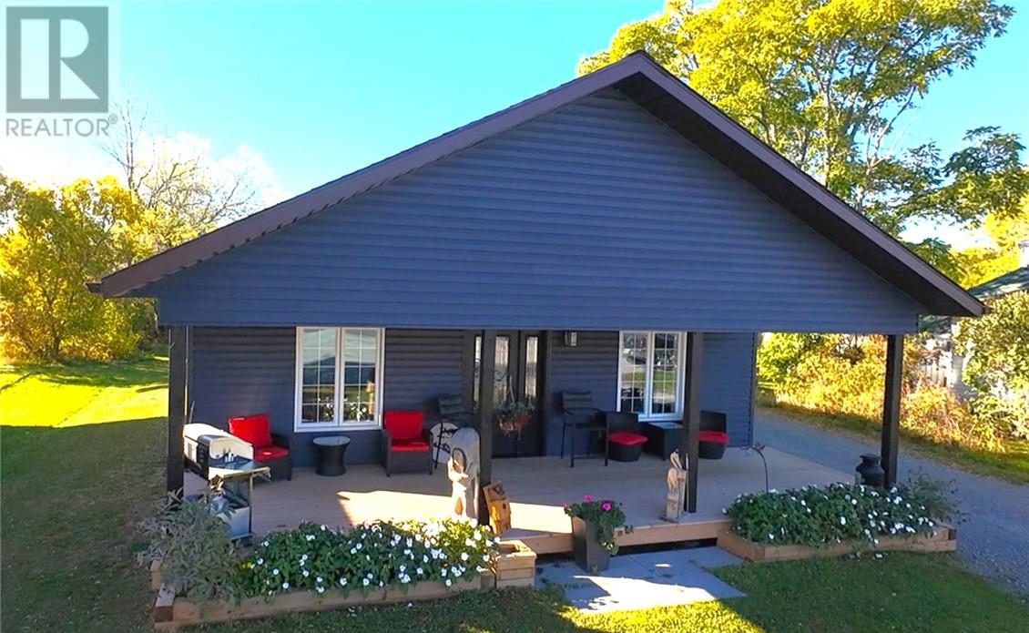 29 Vankoughnet  St. E., Little Current, Ontario  P0P 1K0 - Photo 6 - 2125248