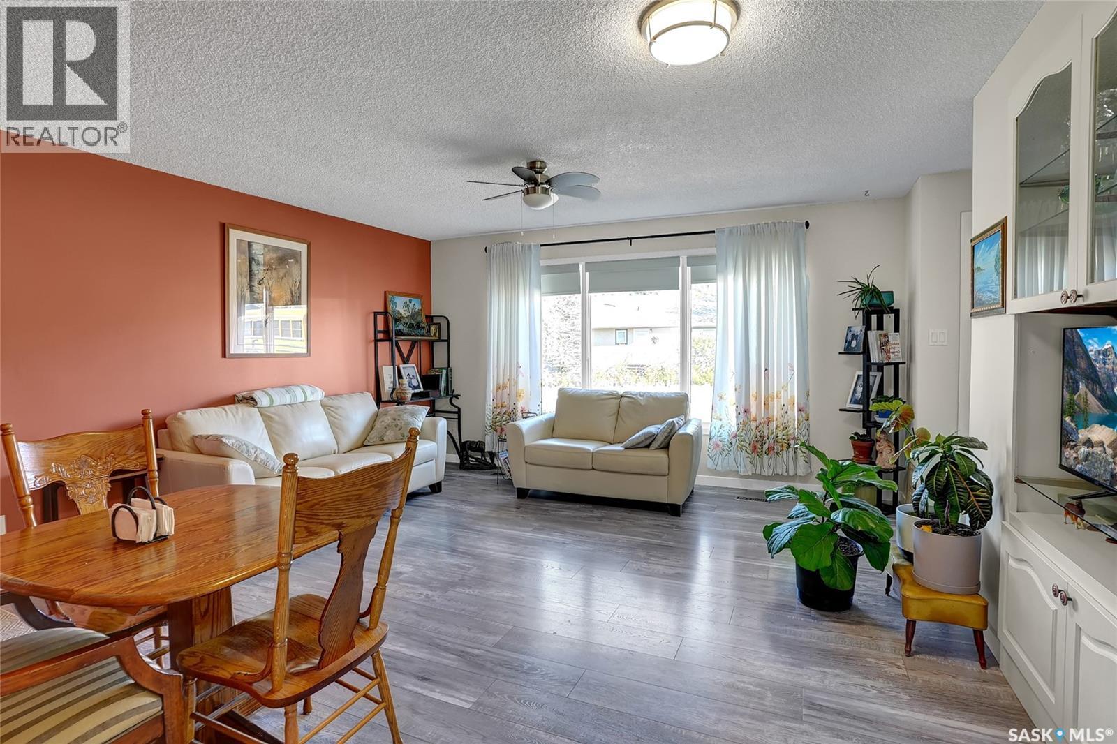 704 Leeville Drive, Assiniboia, Saskatchewan  S0H 0B0 - Photo 10 - SK020986