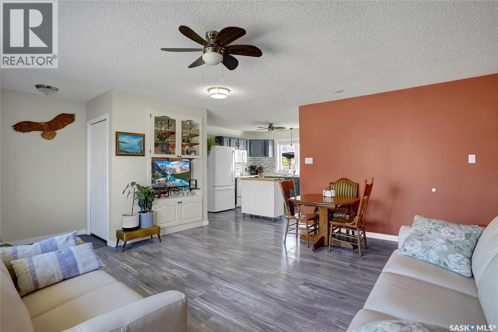 704 Leeville Drive, Assiniboia, Saskatchewan  S0H 0B0 - Photo 12 - SK020986