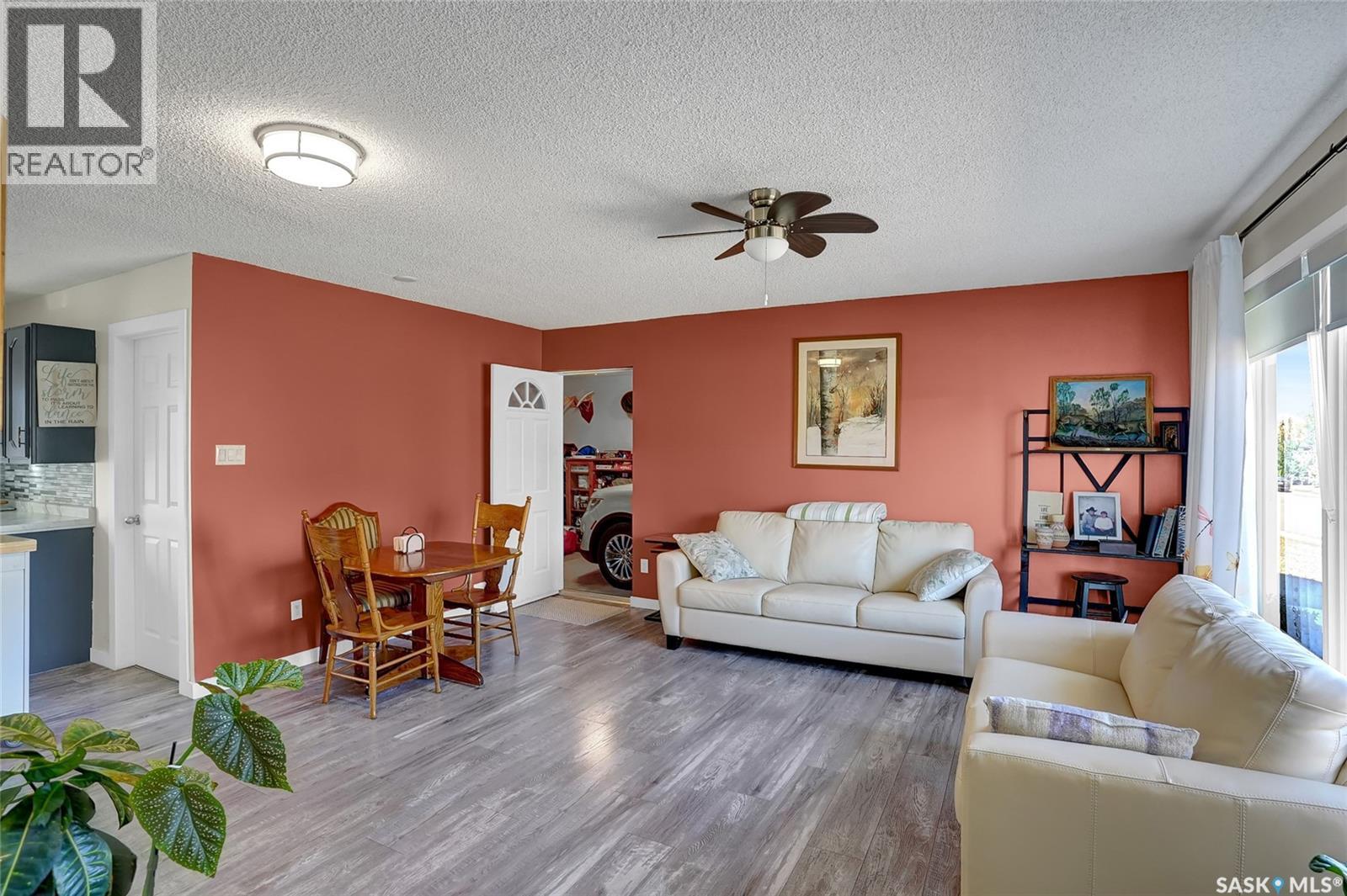 704 Leeville Drive, Assiniboia, Saskatchewan  S0H 0B0 - Photo 15 - SK020986