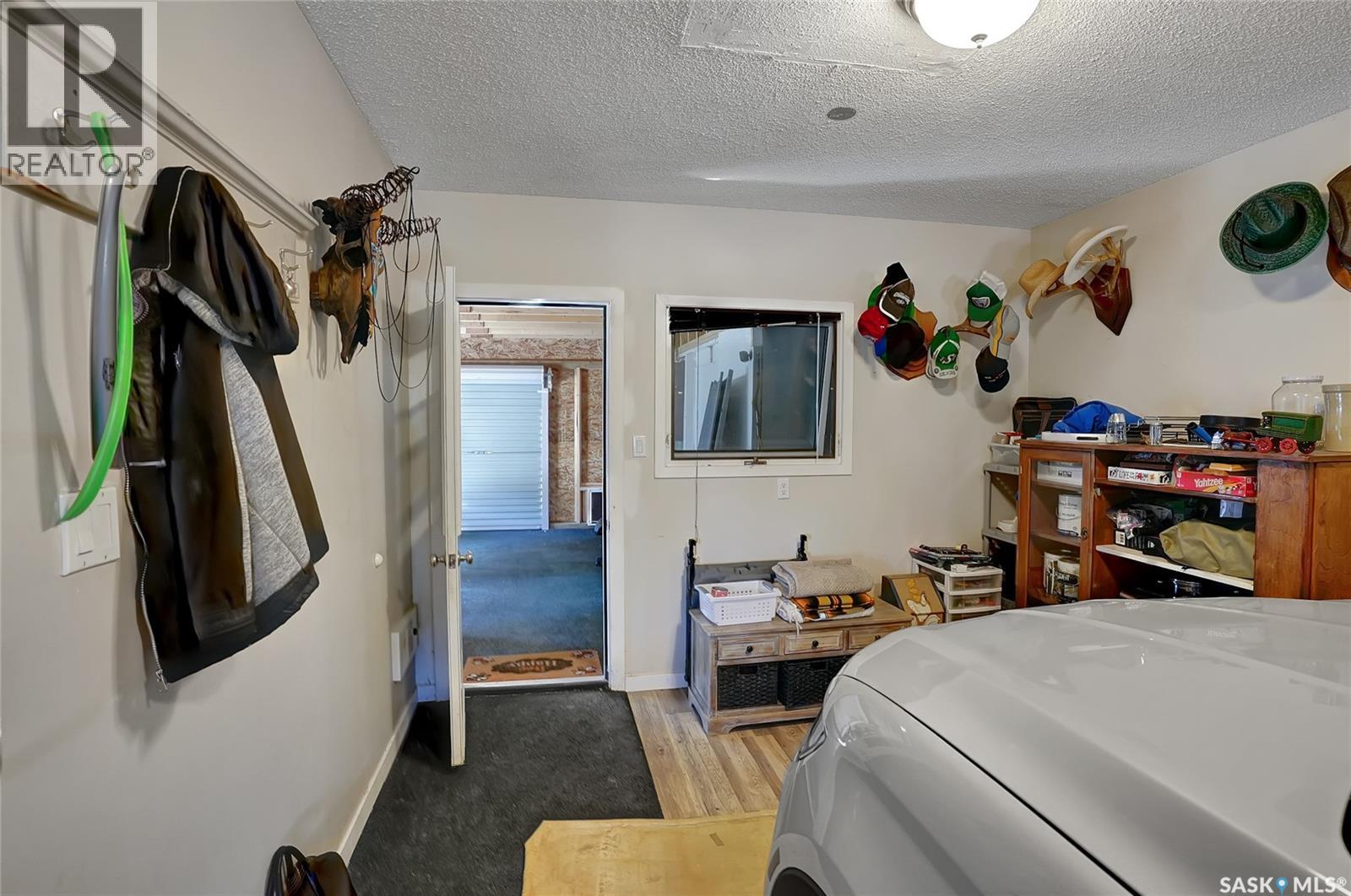 704 Leeville Drive, Assiniboia, Saskatchewan  S0H 0B0 - Photo 28 - SK020986