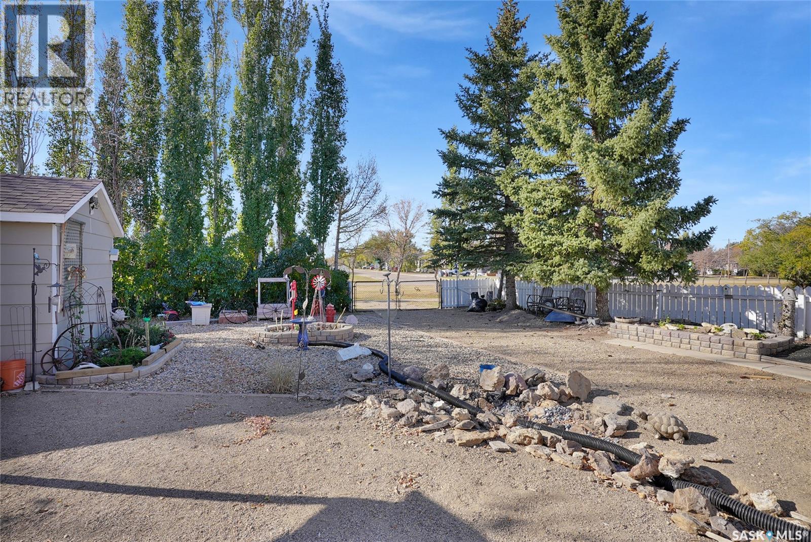 704 Leeville Drive, Assiniboia, Saskatchewan  S0H 0B0 - Photo 39 - SK020986