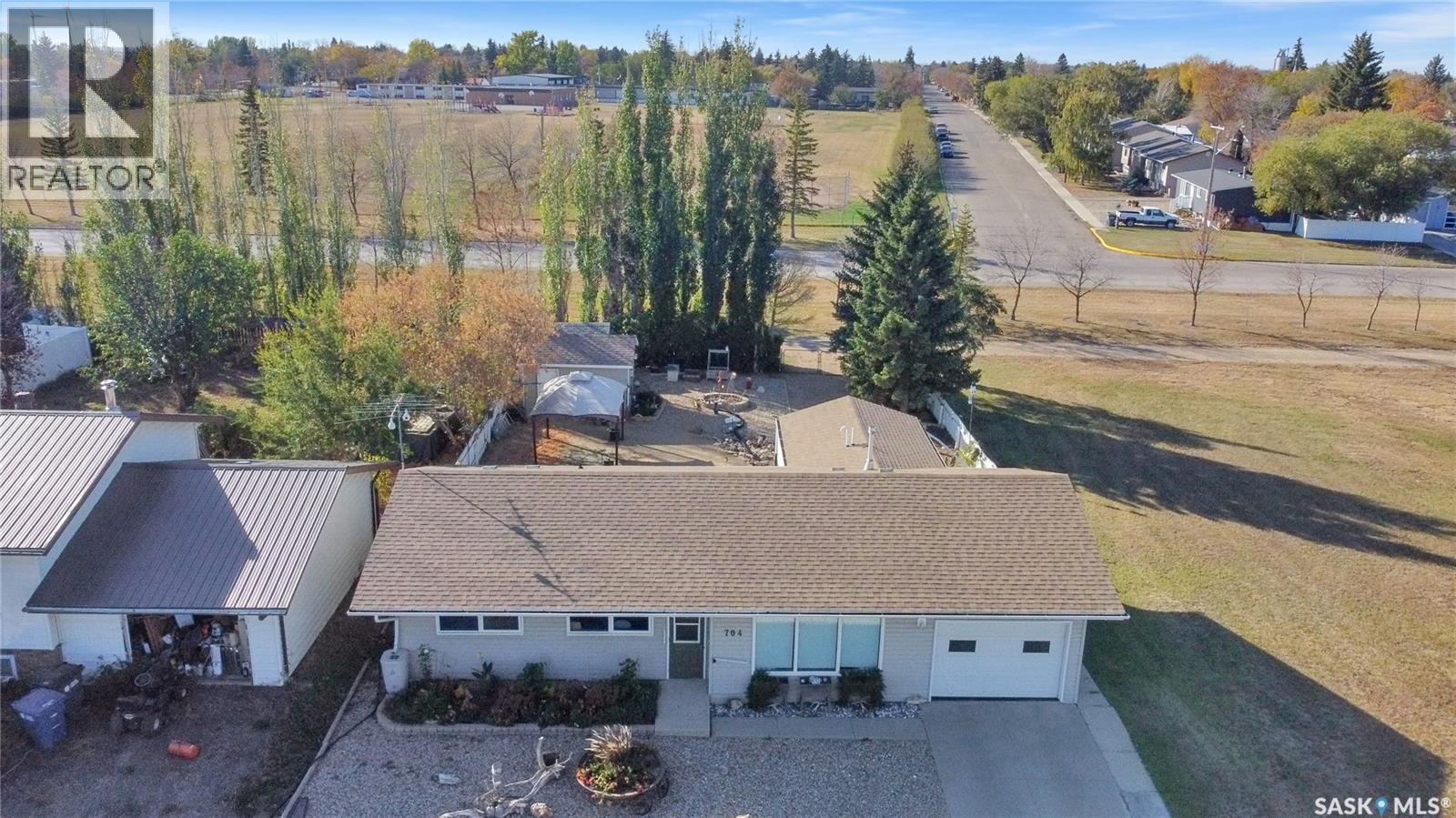 704 Leeville Drive, Assiniboia, Saskatchewan  S0H 0B0 - Photo 49 - SK020986