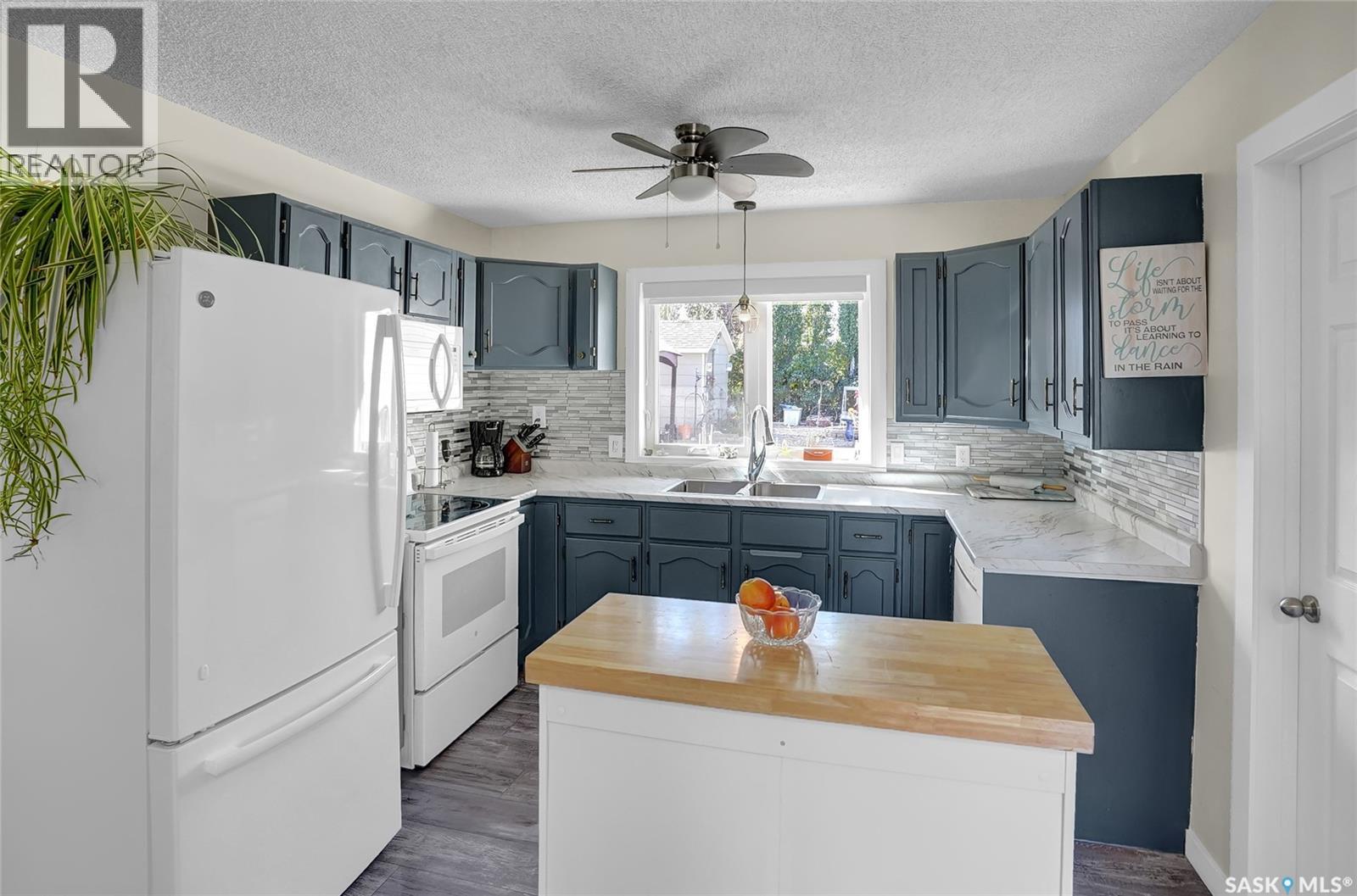 704 Leeville Drive, Assiniboia, Saskatchewan  S0H 0B0 - Photo 5 - SK020986