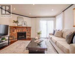 63 HOLMBUSH CRESCENT, Toronto, Ontario