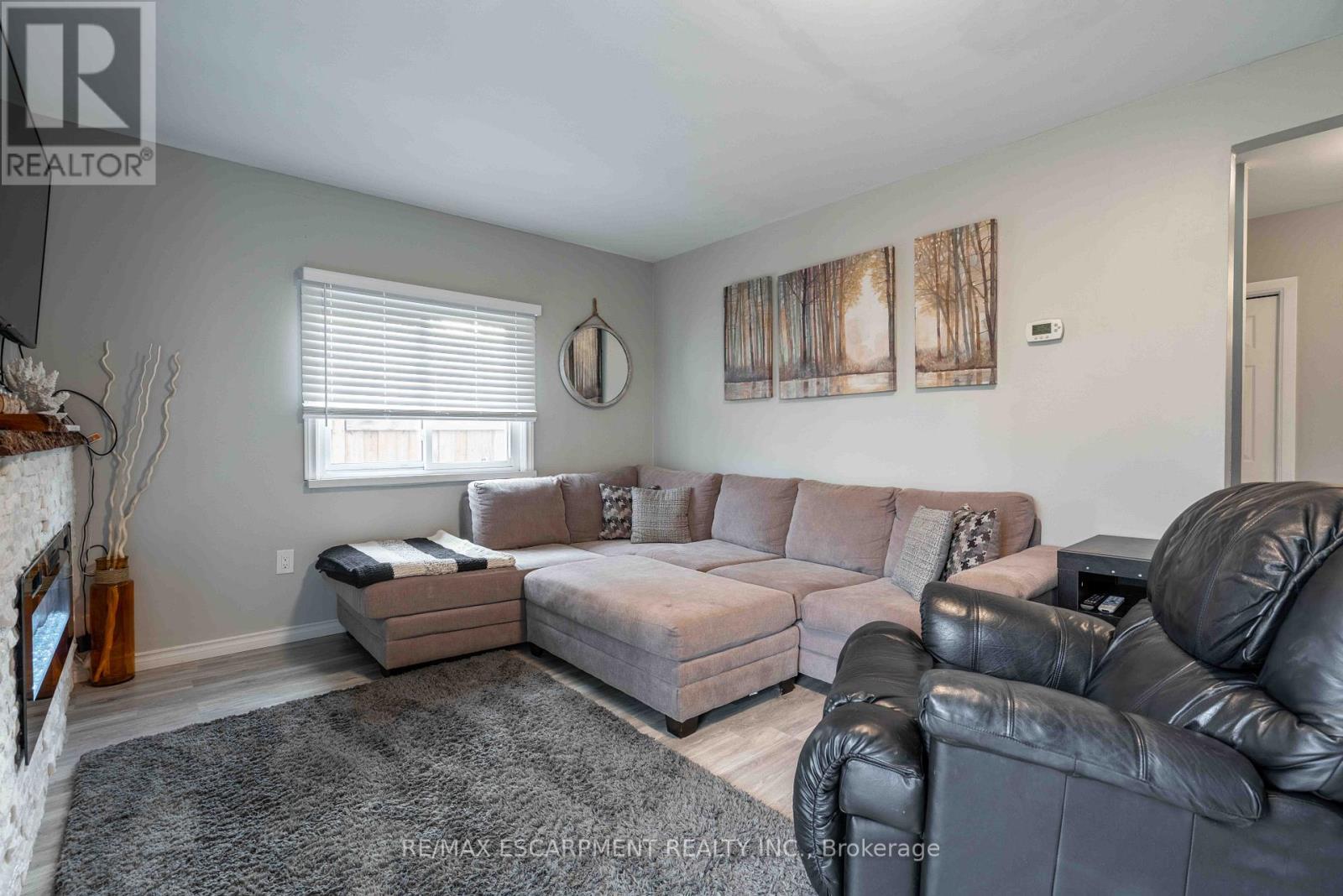 8 First Private Road, Hamilton, Ontario  L8E 5B9 - Photo 16 - X12467838