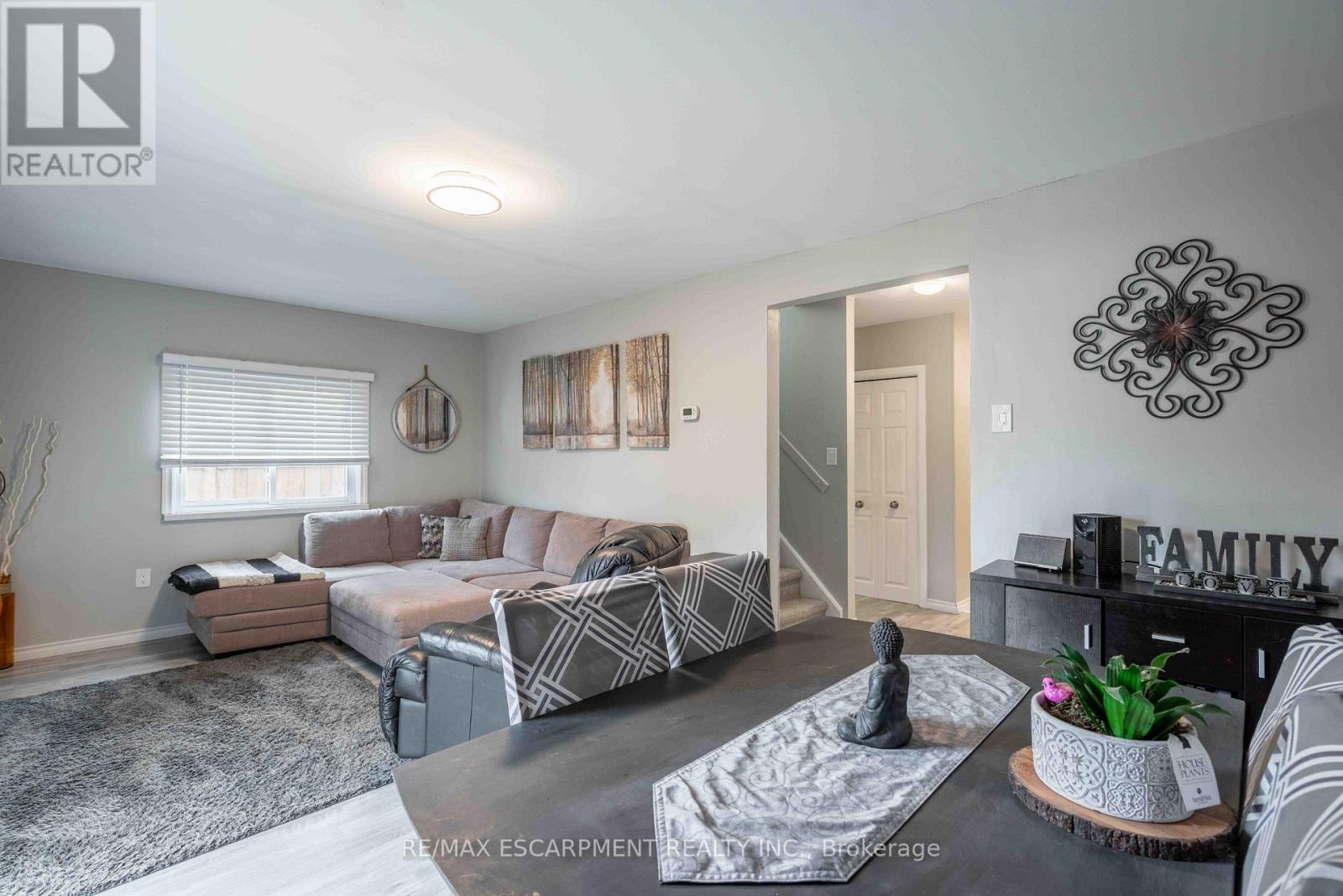 8 First Private Road, Hamilton, Ontario  L8E 5B9 - Photo 18 - X12467838