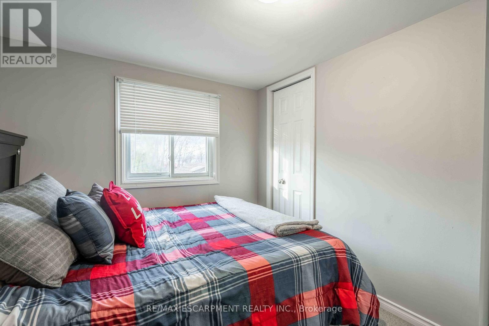 8 First Private Road, Hamilton, Ontario  L8E 5B9 - Photo 22 - X12467838