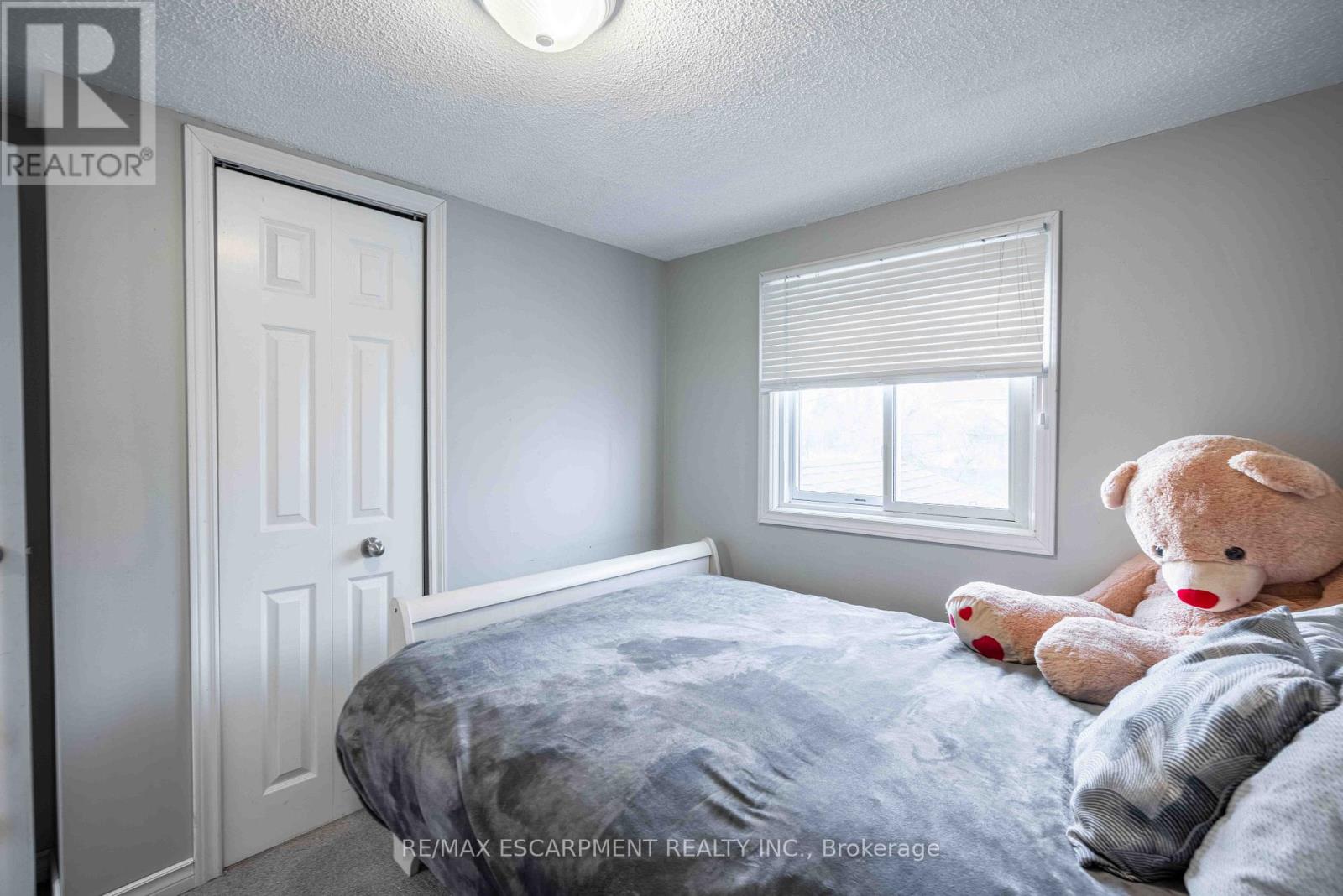 8 First Private Road, Hamilton, Ontario  L8E 5B9 - Photo 25 - X12467838