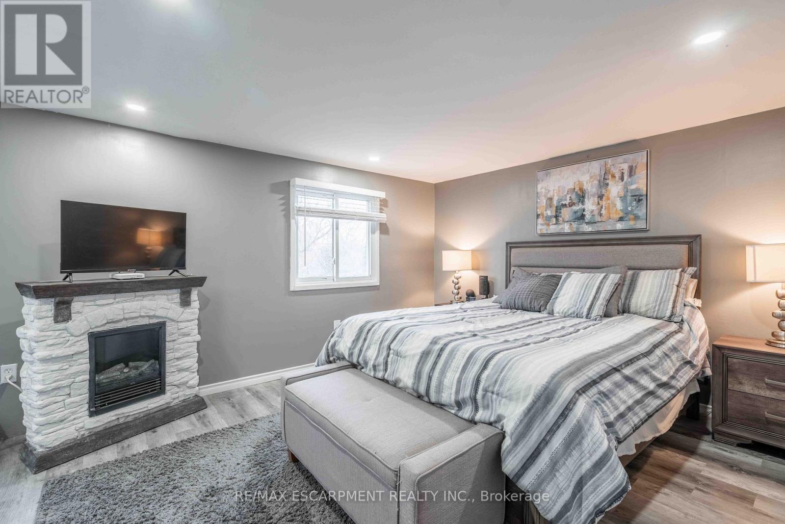 8 First Private Road, Hamilton, Ontario  L8E 5B9 - Photo 27 - X12467838