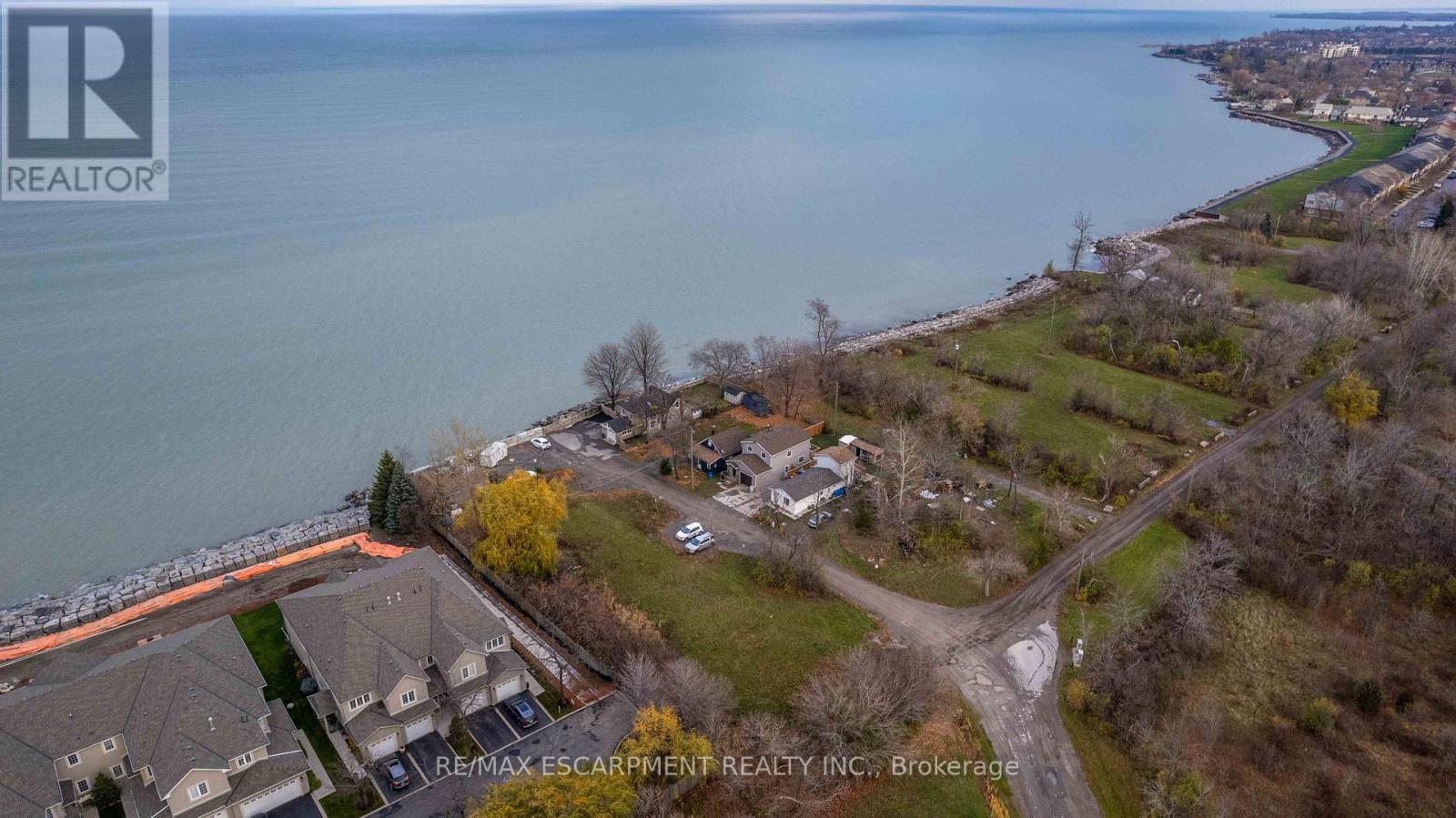 8 First Private Road, Hamilton, Ontario  L8E 5B9 - Photo 4 - X12467838