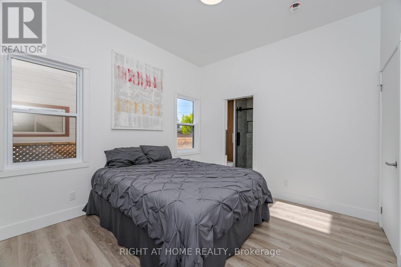 183 Normanhurst Avenue, Hamilton, Ontario  L8H 5M9 - Photo 14 - X12467839