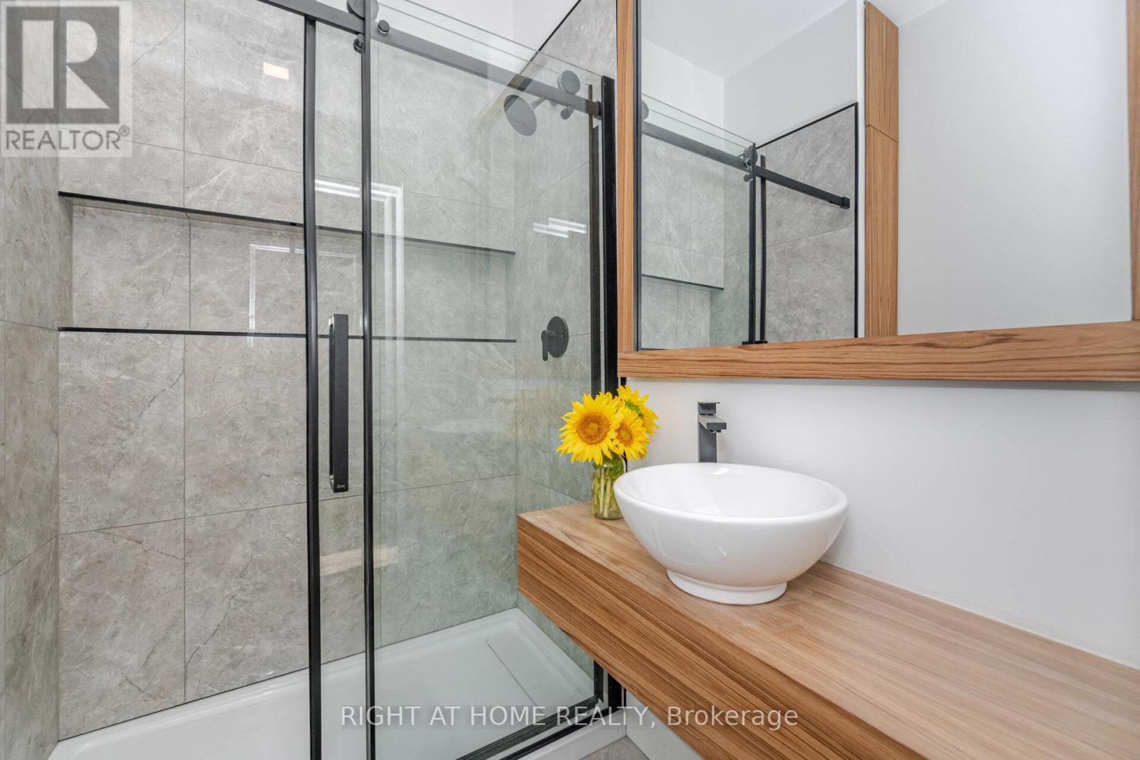 183 Normanhurst Avenue, Hamilton, Ontario  L8H 5M9 - Photo 16 - X12467839
