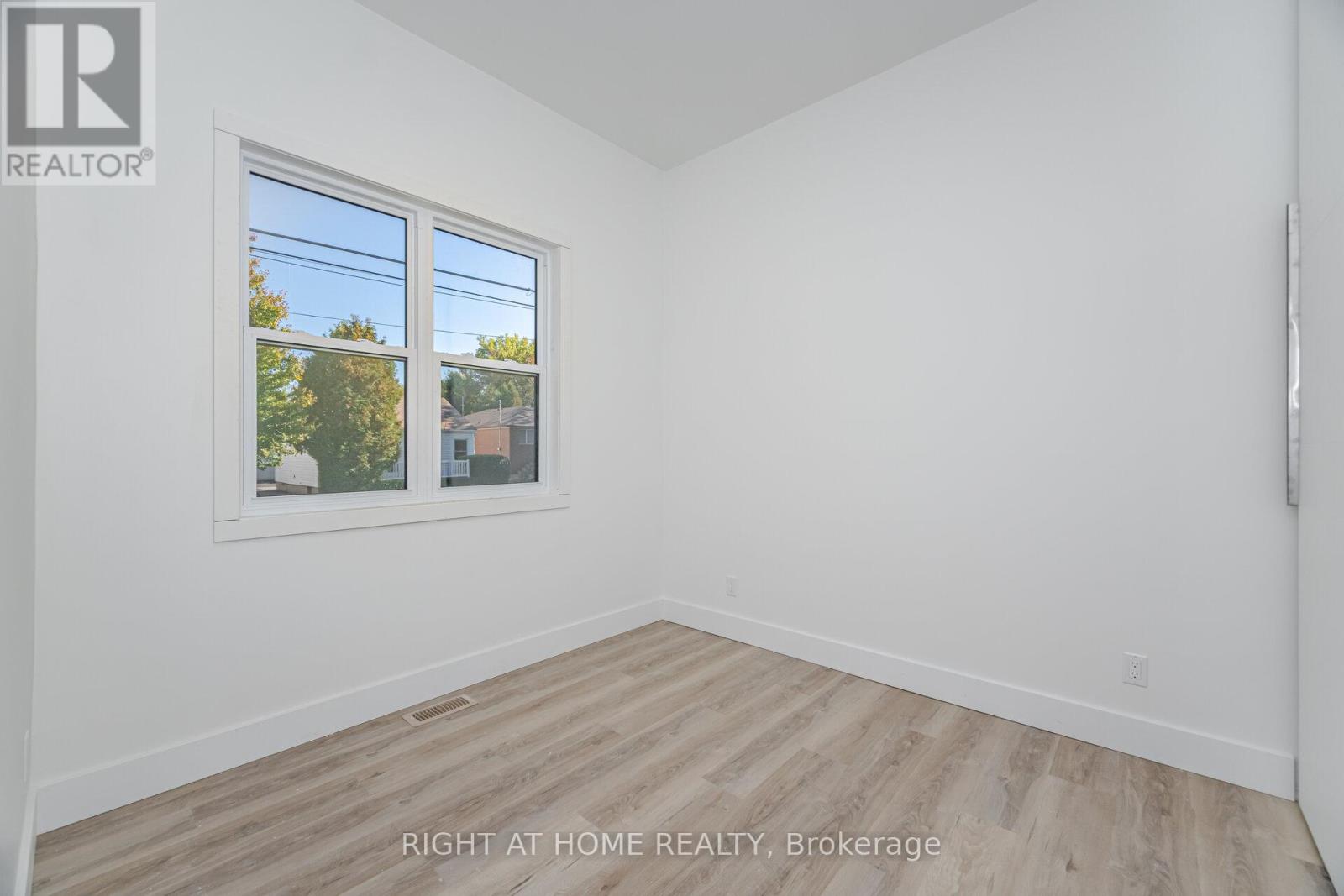 183 Normanhurst Avenue, Hamilton, Ontario  L8H 5M9 - Photo 17 - X12467839