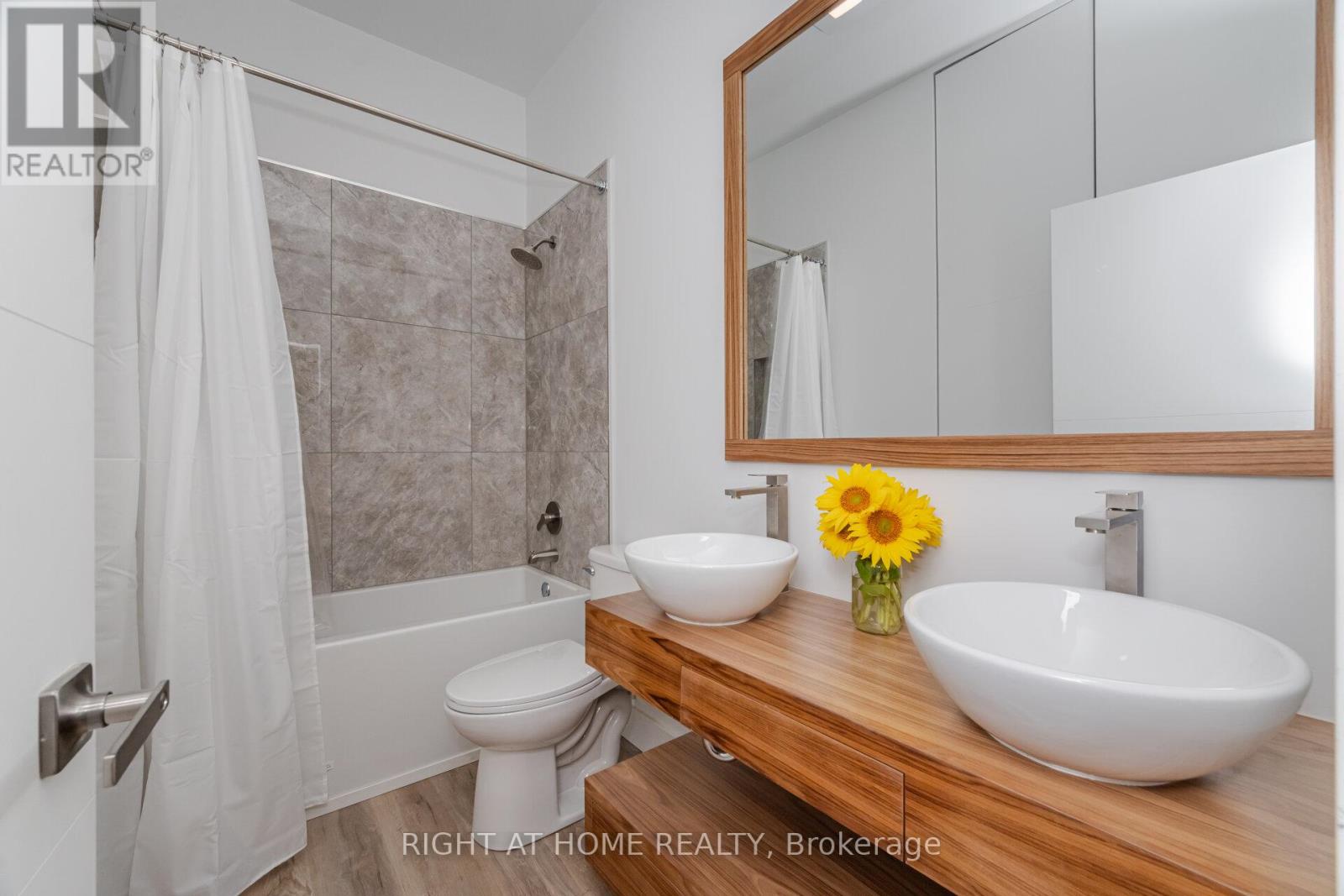 183 Normanhurst Avenue, Hamilton, Ontario  L8H 5M9 - Photo 19 - X12467839