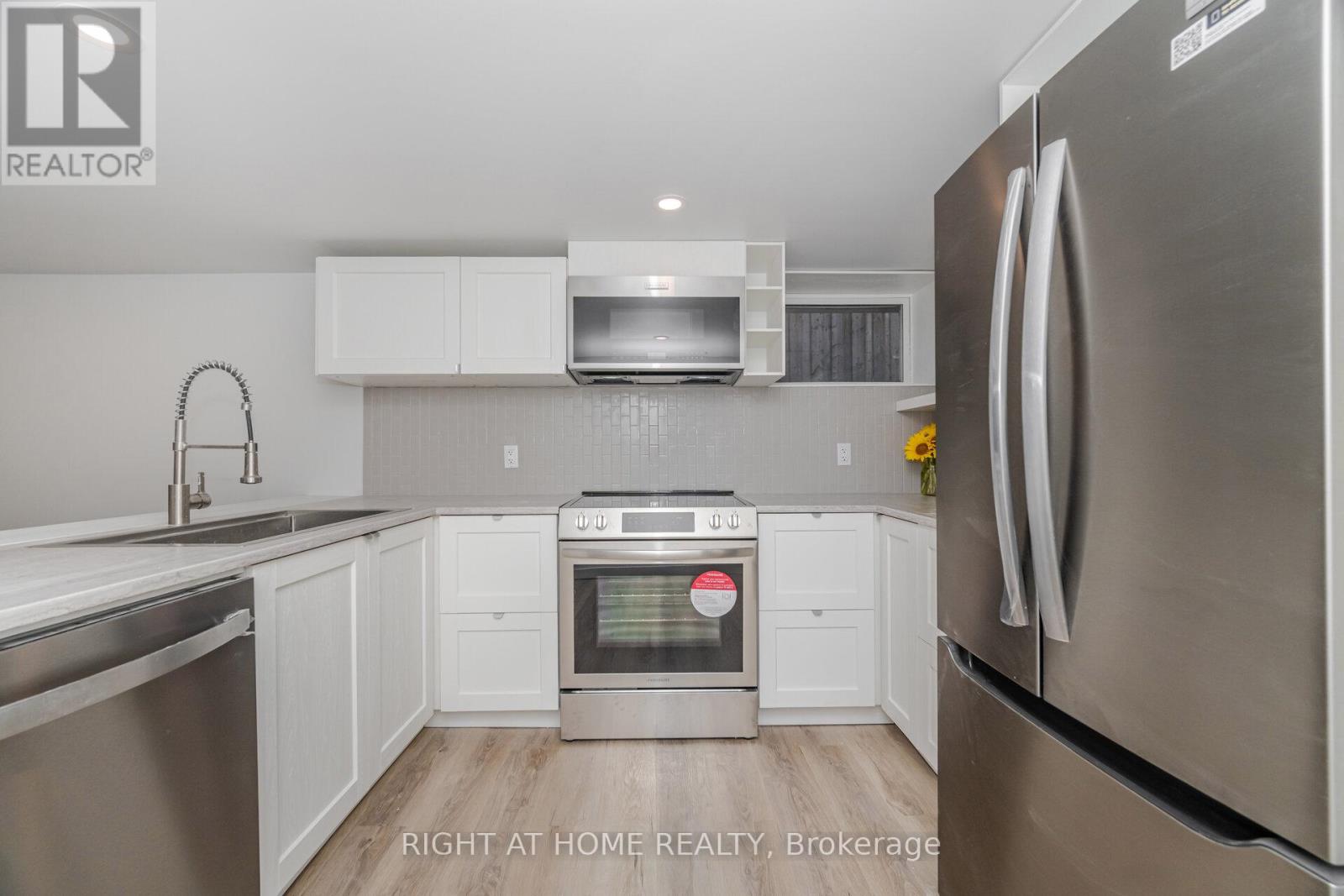 183 Normanhurst Avenue, Hamilton, Ontario  L8H 5M9 - Photo 26 - X12467839