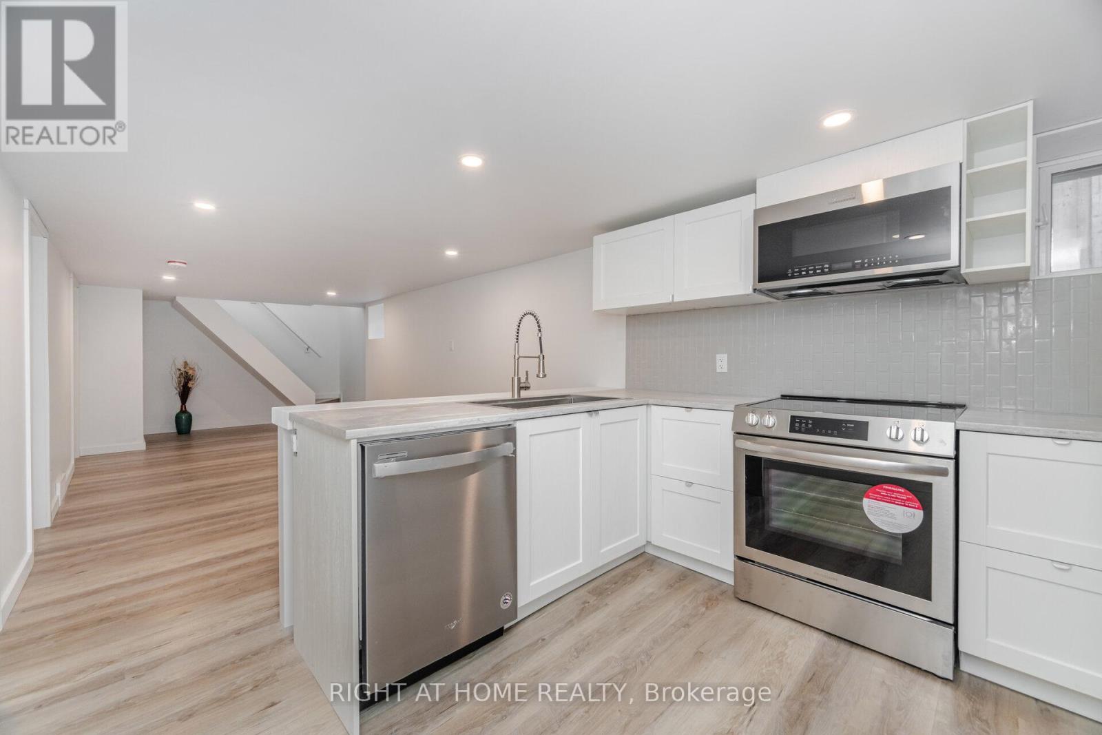 183 Normanhurst Avenue, Hamilton, Ontario  L8H 5M9 - Photo 27 - X12467839