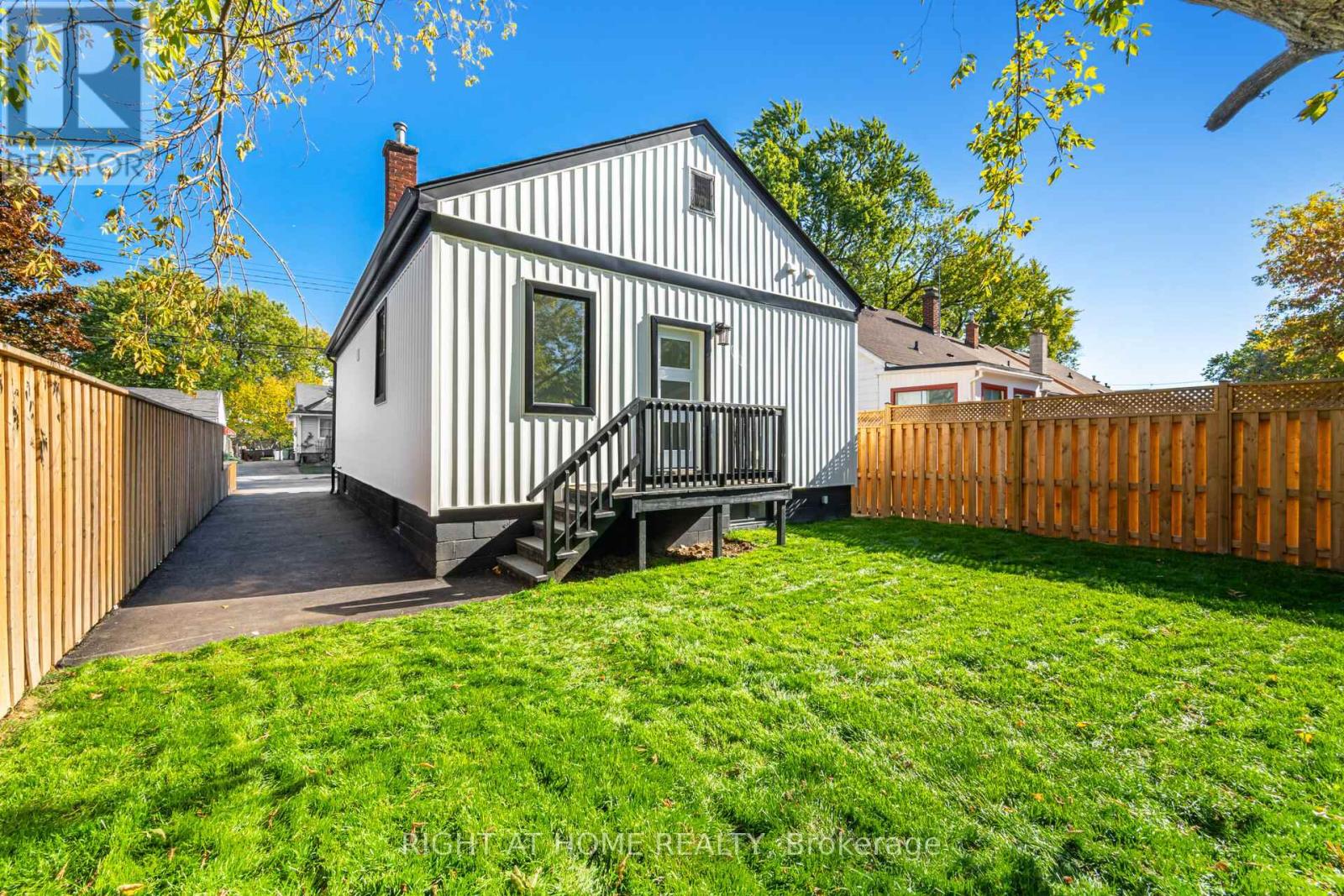 183 Normanhurst Avenue, Hamilton, Ontario  L8H 5M9 - Photo 39 - X12467839