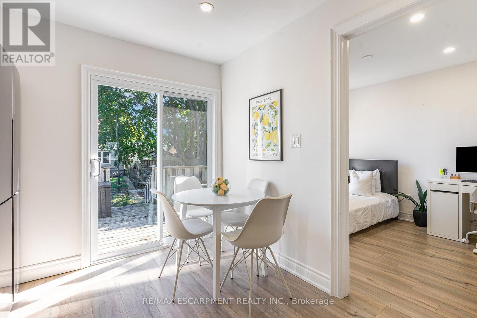 97 East 31st Street, Hamilton, Ontario  L8V 3N9 - Photo 11 - X12467854
