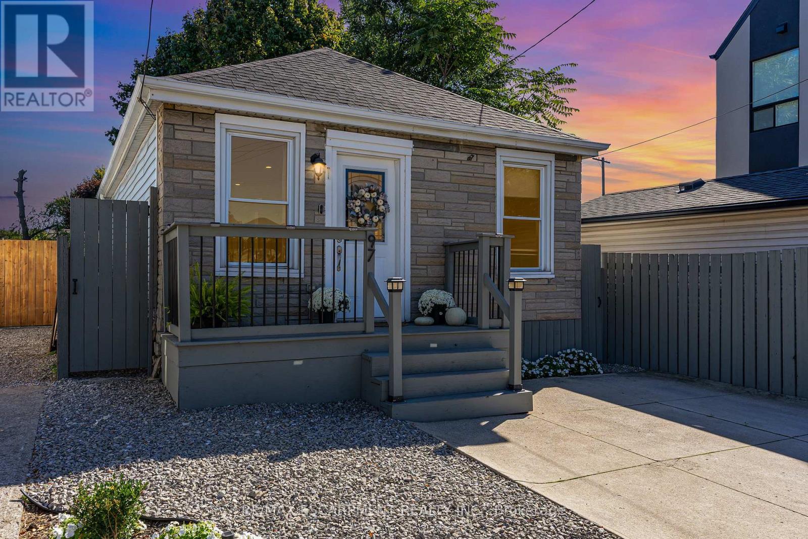 97 East 31st Street, Hamilton, Ontario  L8V 3N9 - Photo 22 - X12467854