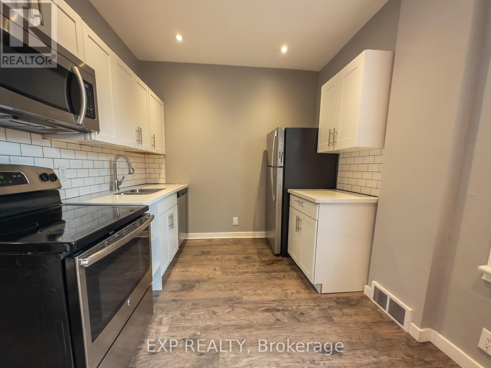 163 Emerald Street N, Hamilton, Ontario  L8L 5K9 - Photo 5 - X12467898