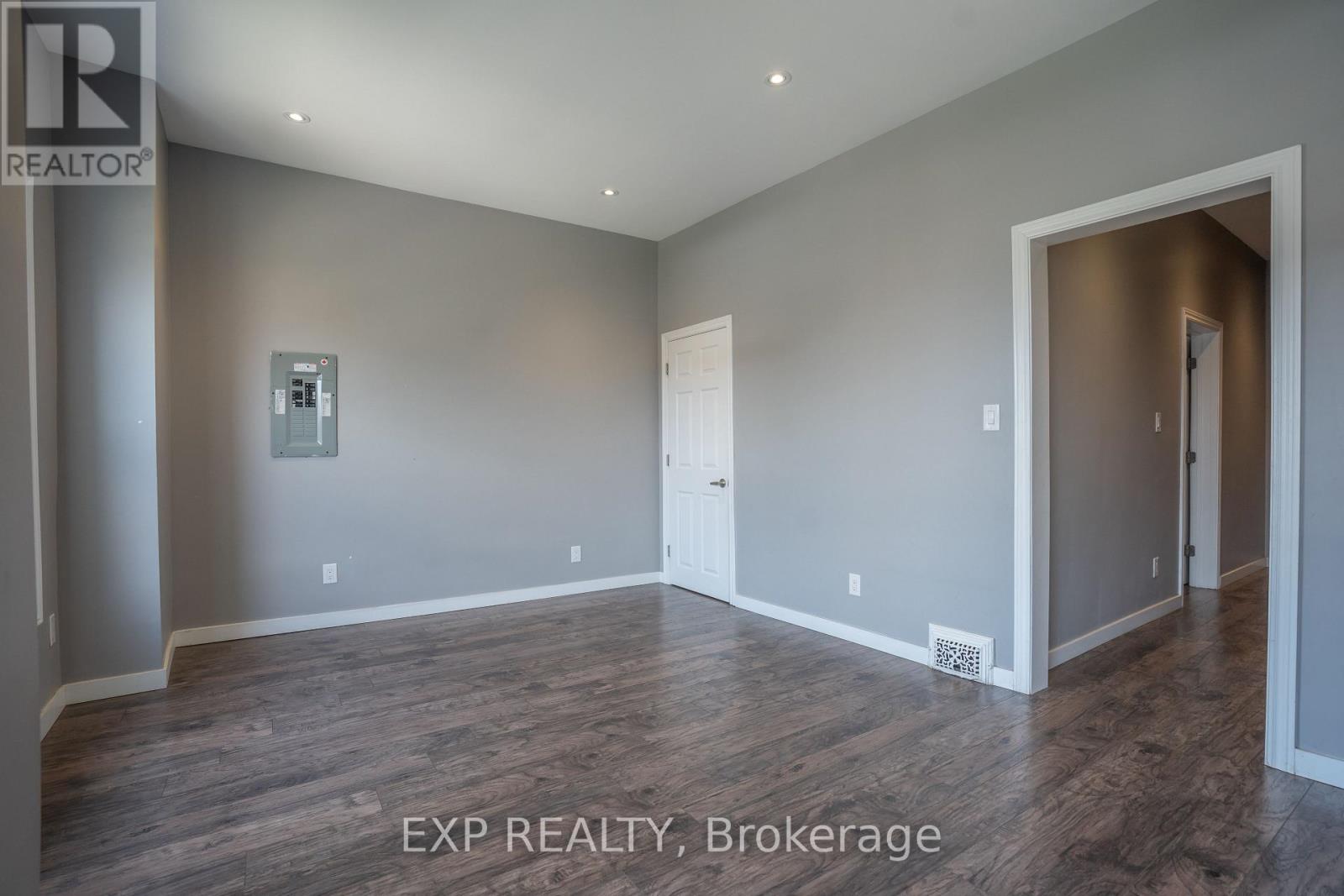 163 Emerald Street N, Hamilton, Ontario  L8L 5K9 - Photo 8 - X12467898