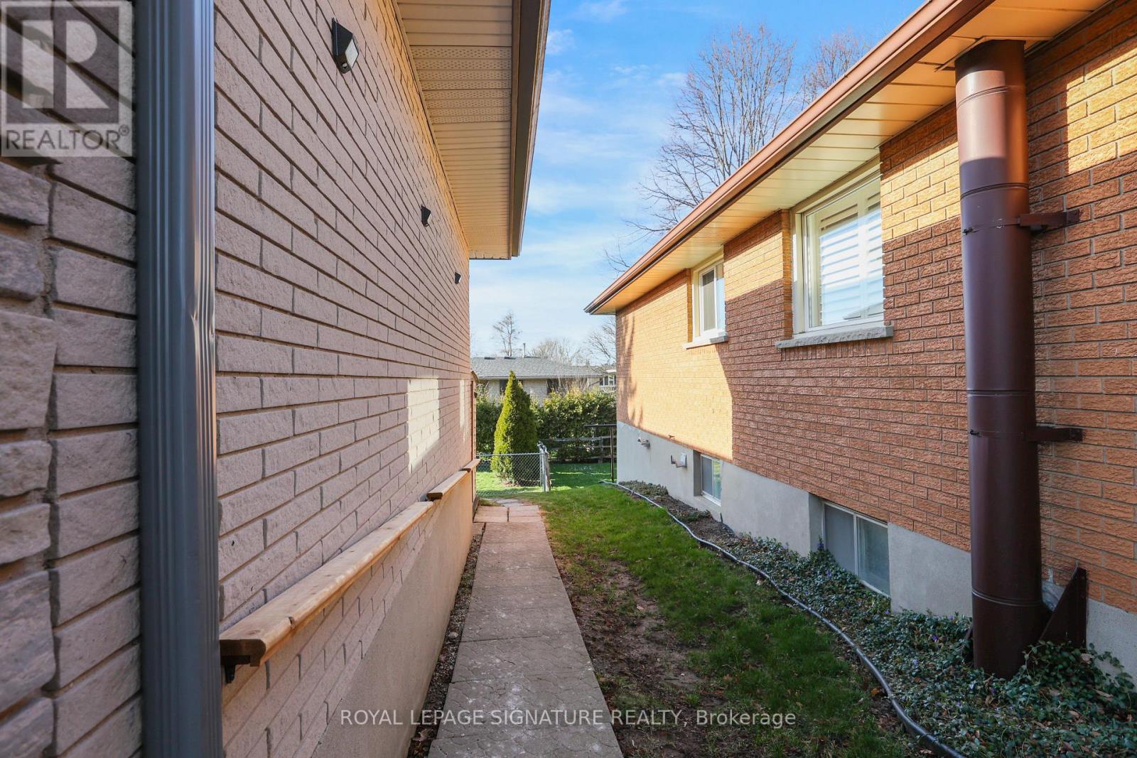 1506 Queen's Boulevard, Kitchener, Ontario  N2M 1E4 - Photo 22 - X12467909