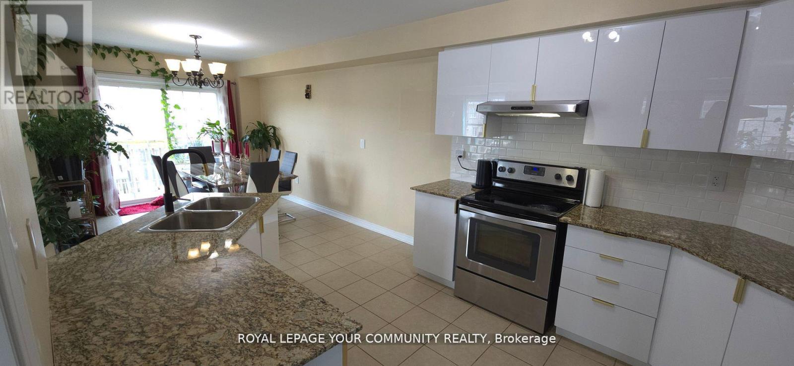2 Herefordshire Crescent, Newmarket, Ontario  L9N 0B4 - Photo 14 - N12467919