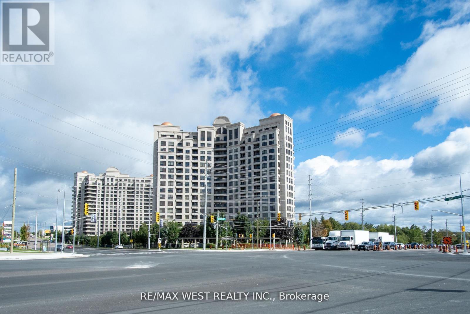 916 - 9225 Jane Street, Vaughan, Ontario  L6A 0J7 - Photo 2 - N12467931
