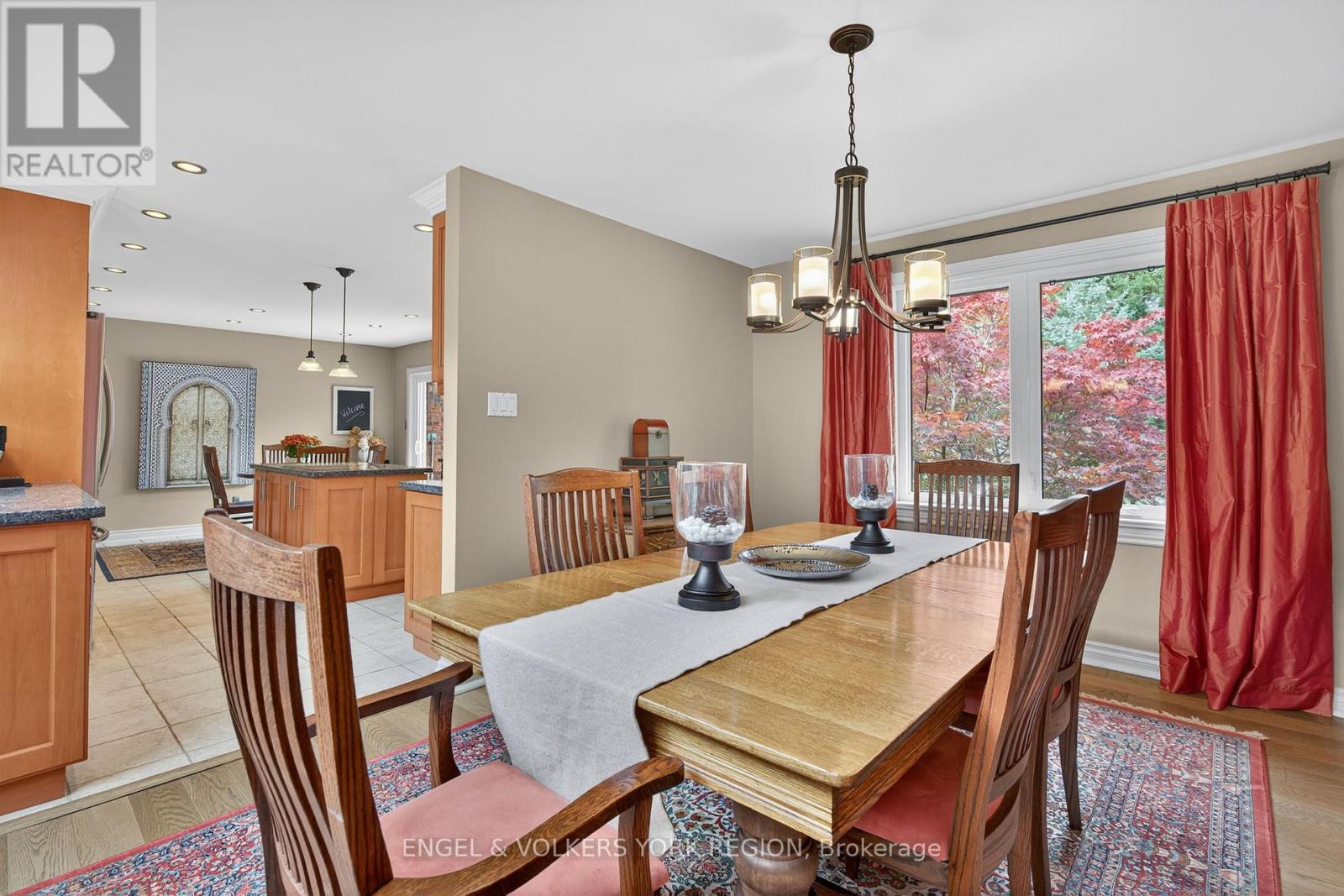 90 Dearbourne Avenue, King, Ontario  L7B 1A3 - Photo 10 - N12467937